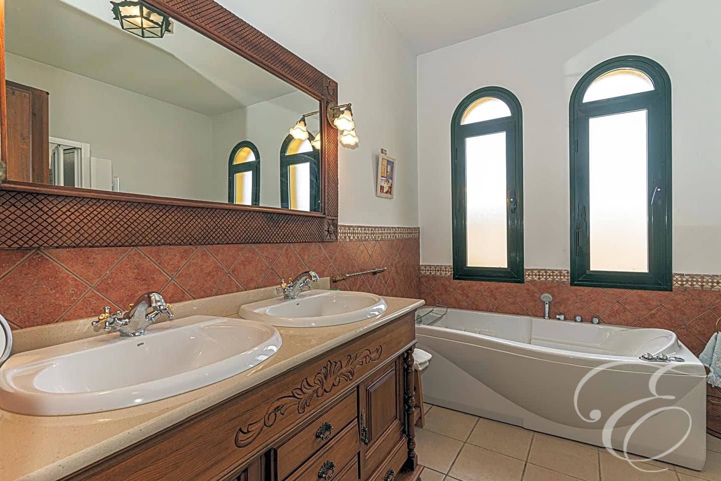 4 bedroom Villa for sale in Archidona with pool garage - € 890,000 (Ref: 6996681)