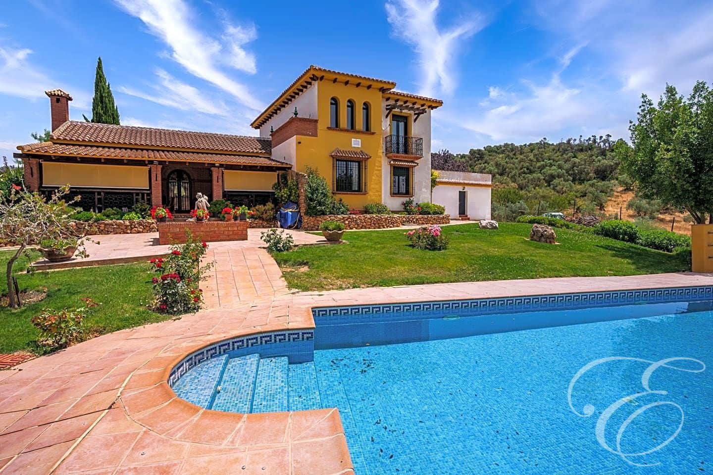 4 bedroom Villa for sale in Archidona with pool garage - € 890,000 (Ref: 6996681)