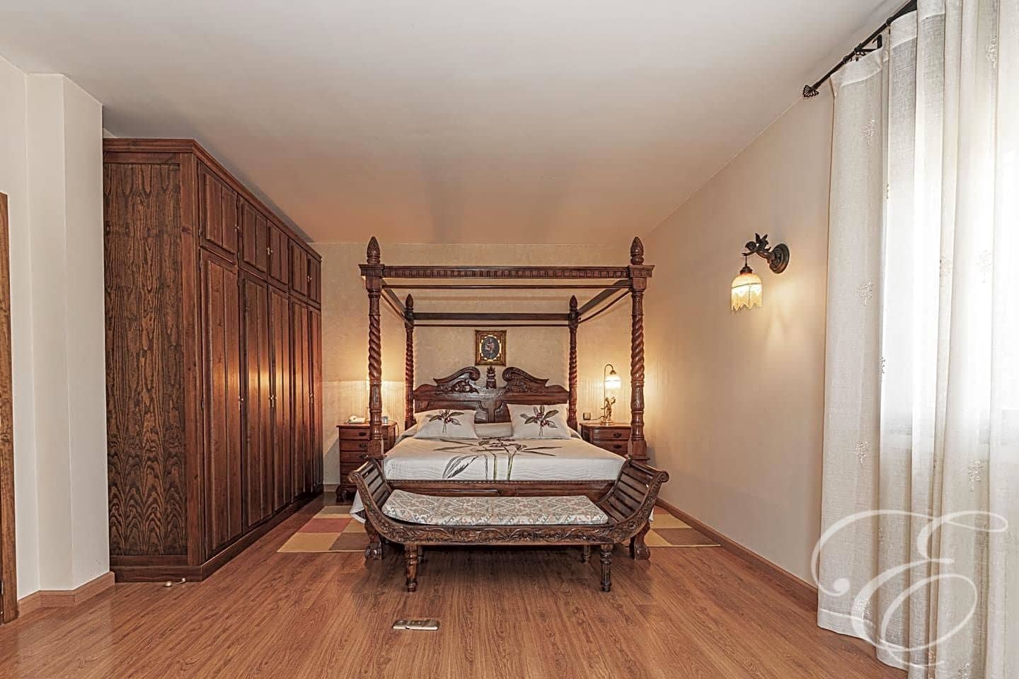 4 bedroom Villa for sale in Archidona with pool garage - € 890,000 (Ref: 6996681)