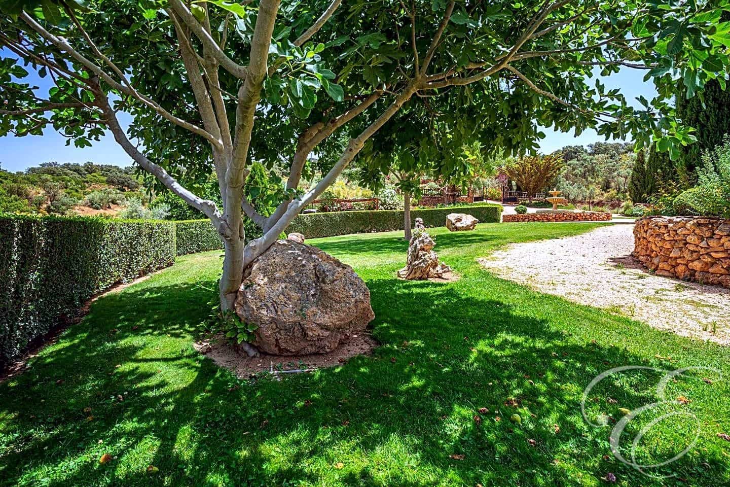 4 bedroom Villa for sale in Archidona with pool garage - € 890,000 (Ref: 6996681)