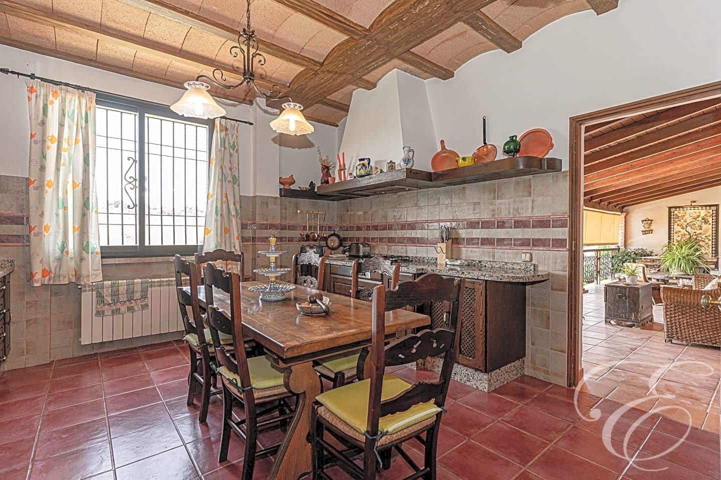 4 bedroom Villa for sale in Archidona with pool garage - € 890,000 (Ref: 6996681)