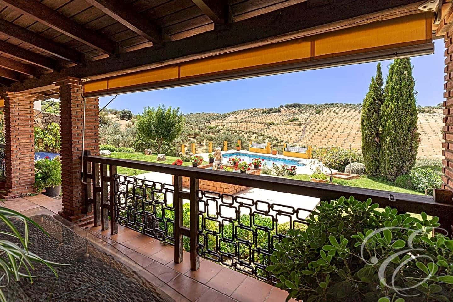 4 bedroom Villa for sale in Archidona with pool garage - € 890,000 (Ref: 6996681)