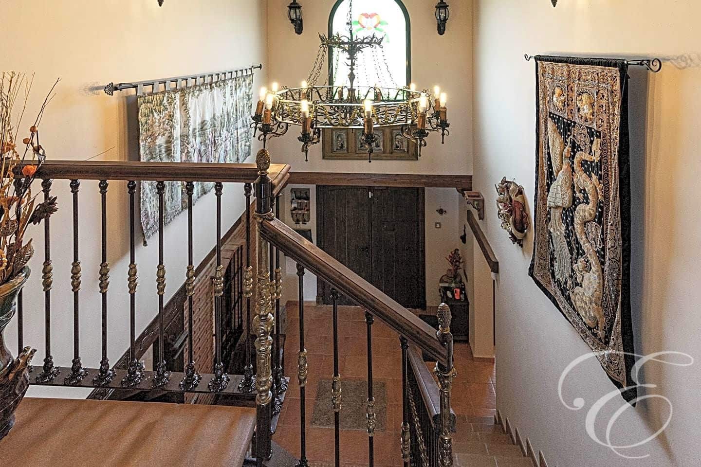 4 bedroom Villa for sale in Archidona with pool garage - € 890,000 (Ref: 6996681)