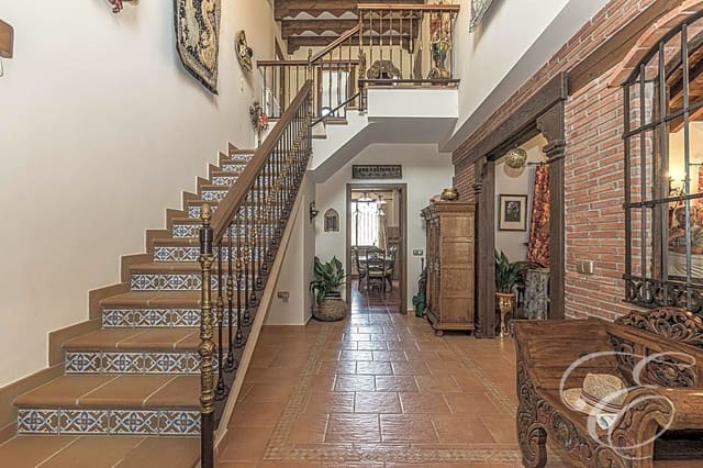 4 soveværelse Villa til salg i Archidona med swimmingpool garage - € 890.000 (Ref: 6996681)