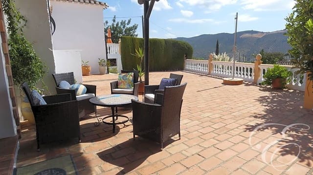 6 soveværelse Villa til salg i Iznájar med swimmingpool - € 545.000 (Ref: 7109379)