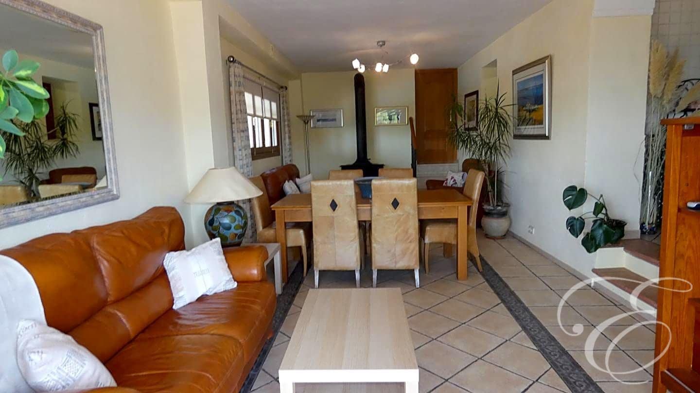 6 soveværelse Villa til salg i Iznajar med swimmingpool - € 545.000 (Ref: 7109379)