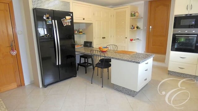 6 soveværelse Villa til salg i Iznájar med swimmingpool - € 545.000 (Ref: 7109379)