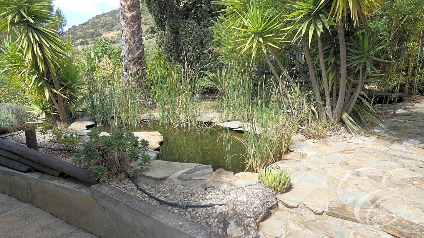 6 soveværelse Villa til salg i Iznajar med swimmingpool - € 545.000 (Ref: 7109379)