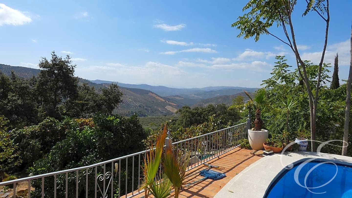 6 soveværelse Villa til salg i Iznajar med swimmingpool - € 545.000 (Ref: 7109379)