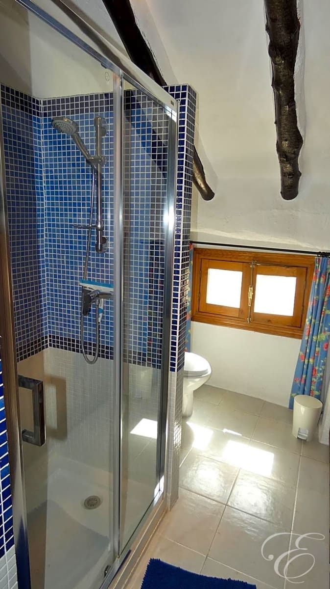 6 soveværelse Villa til salg i Iznajar med swimmingpool - € 545.000 (Ref: 7109379)