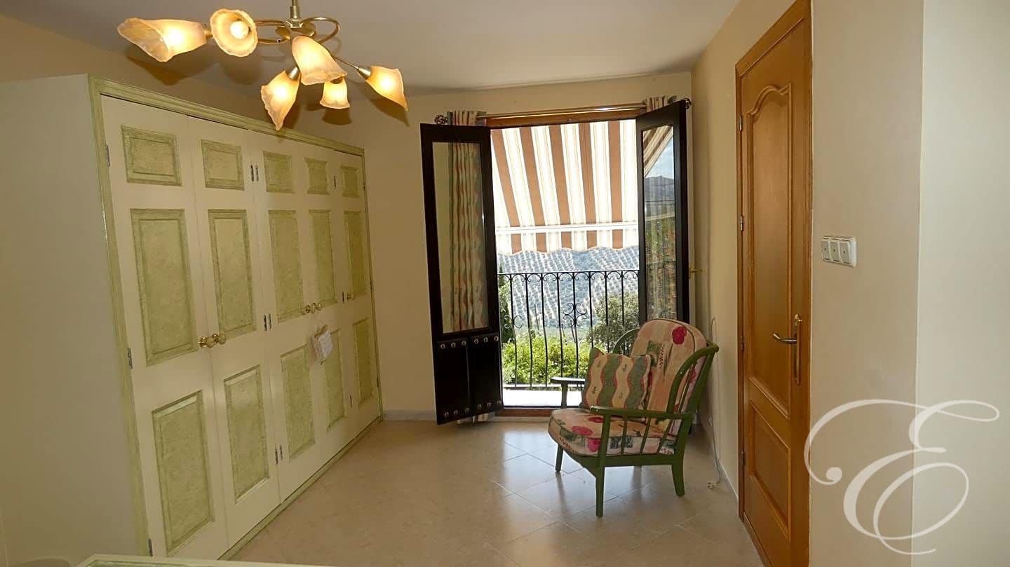 6 soveværelse Villa til salg i Iznajar med swimmingpool - € 545.000 (Ref: 7109379)