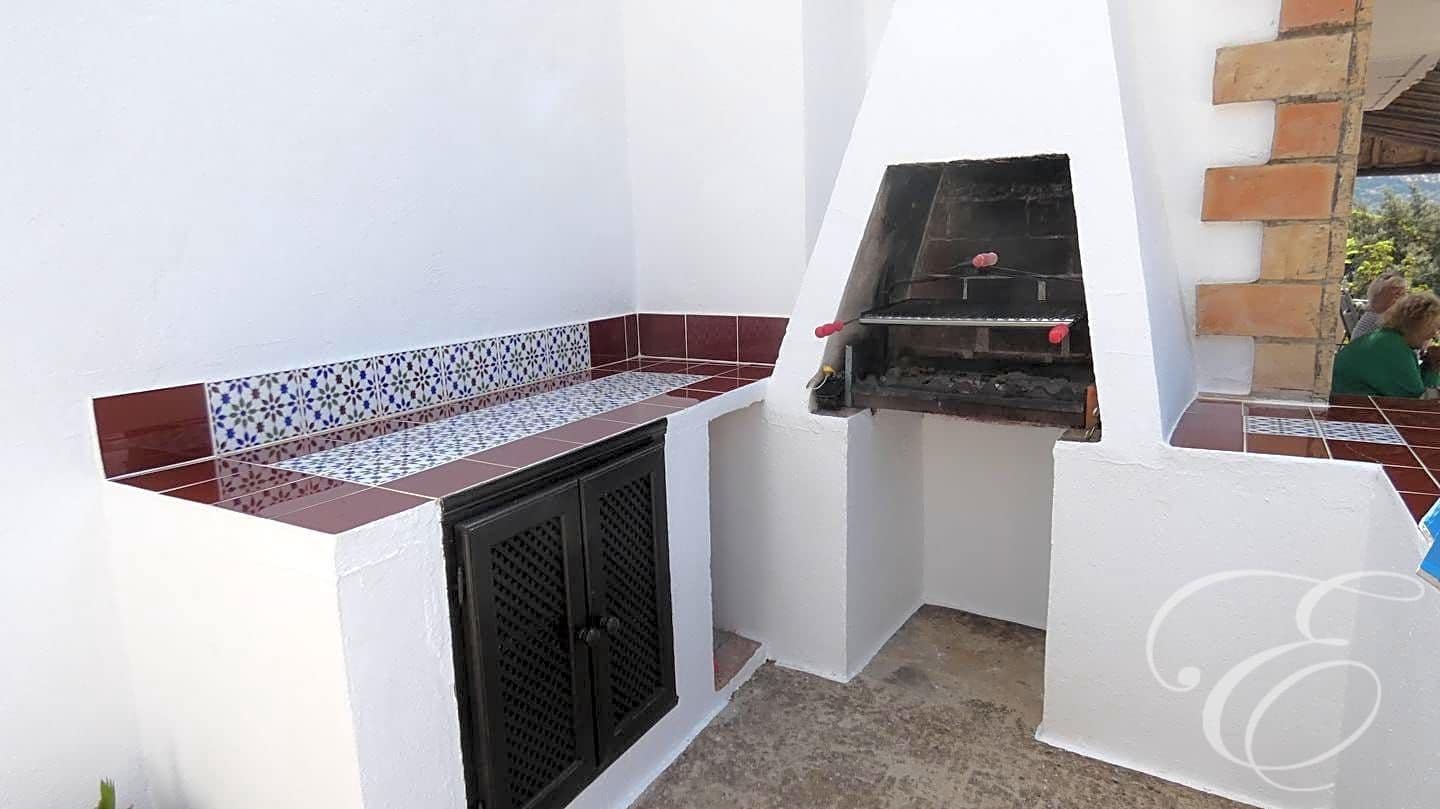 6 soveværelse Villa til salg i Iznajar med swimmingpool - € 545.000 (Ref: 7109379)