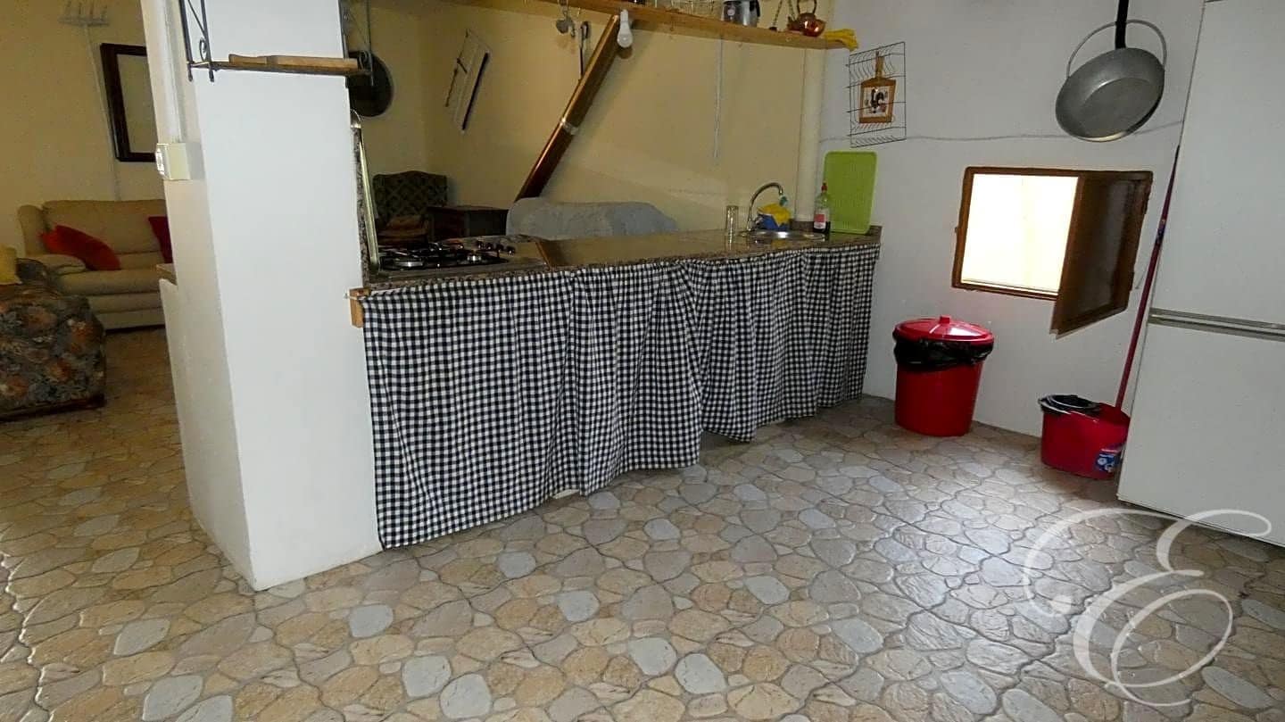 6 soverom Villa til salgs i Iznajar med svømmebasseng garasje - € 477 000 (Ref: 7133676)