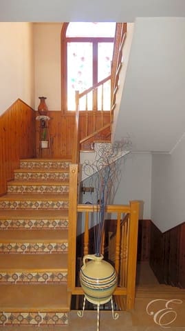 6 soveværelse Villa til salg i Loja med garage - € 567.000 (Ref: 7167663)