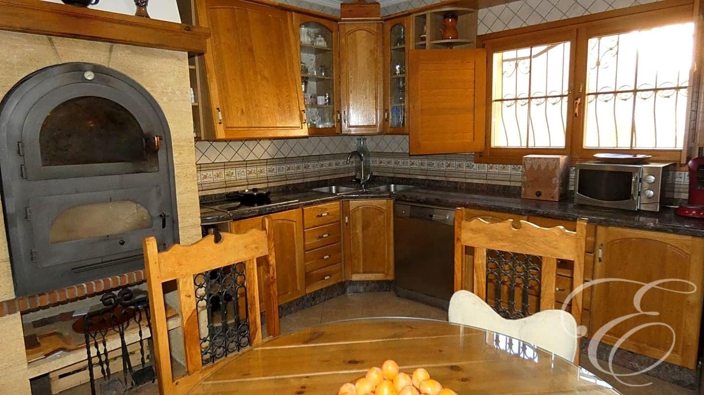 6 Zimmer Villa zu verkaufen in Loja mit Garage - 567.000 € (Ref: 7167663)