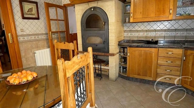 6 soveværelse Villa til salg i Loja med garage - € 567.000 (Ref: 7167663)