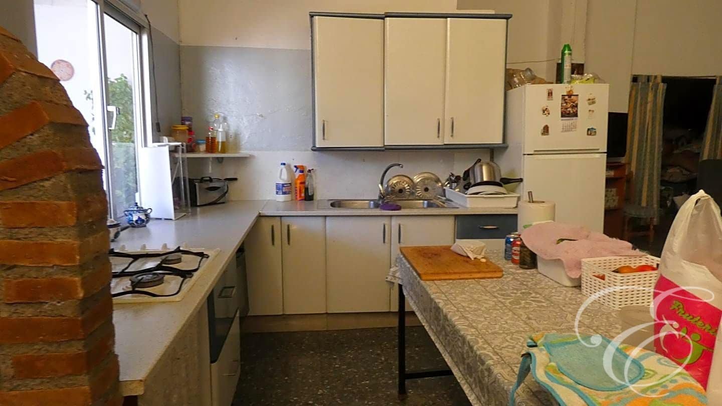 4 soveværelse Finca/Landehus til salg i Loja med garage - € 135.000 (Ref: 7170986)