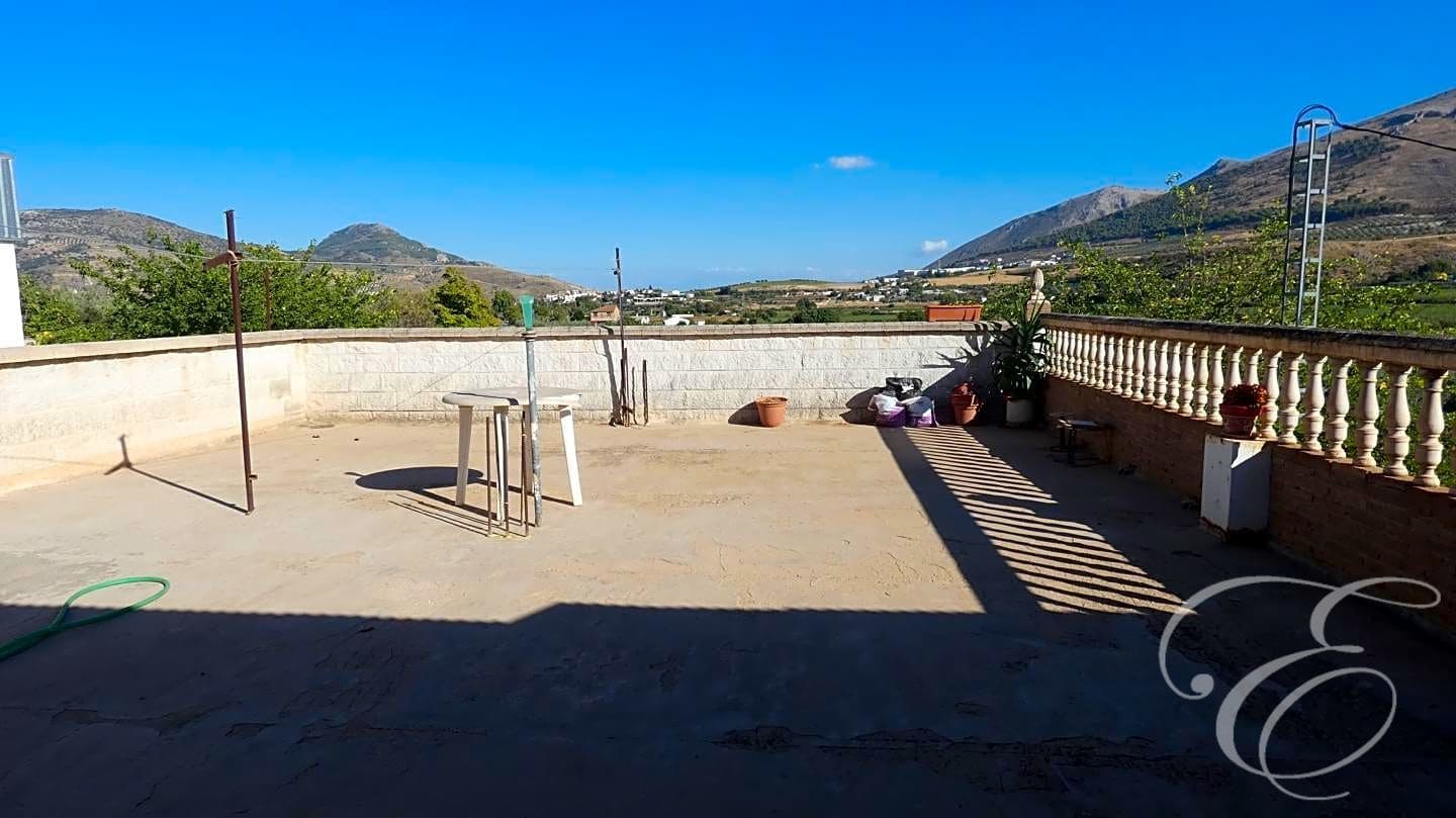 4 soveværelse Finca/Landehus til salg i Loja med garage - € 135.000 (Ref: 7170986)