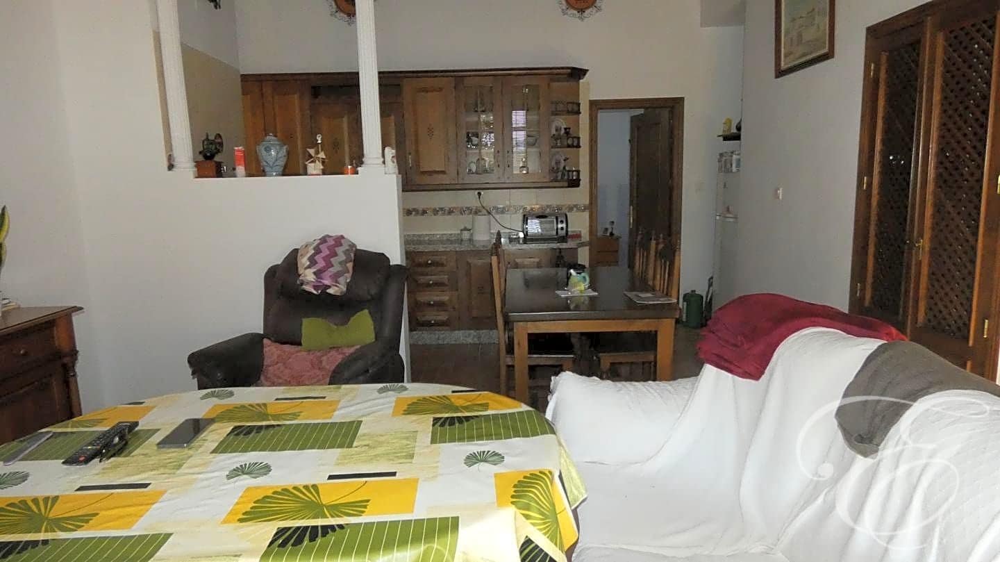 4 soveværelse Finca/Landehus til salg i Loja med garage - € 135.000 (Ref: 7170986)