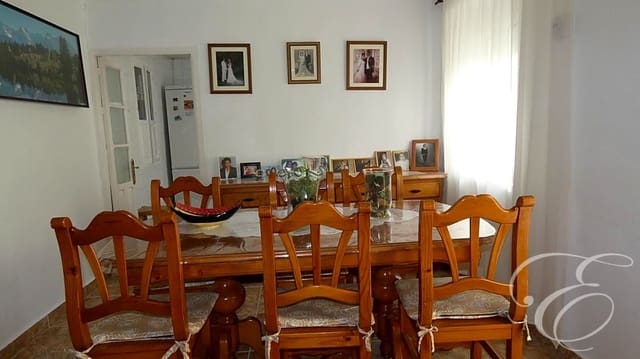 5 soveværelse Villa til salg i Cómpeta med garage - € 148.500 (Ref: 7225273)