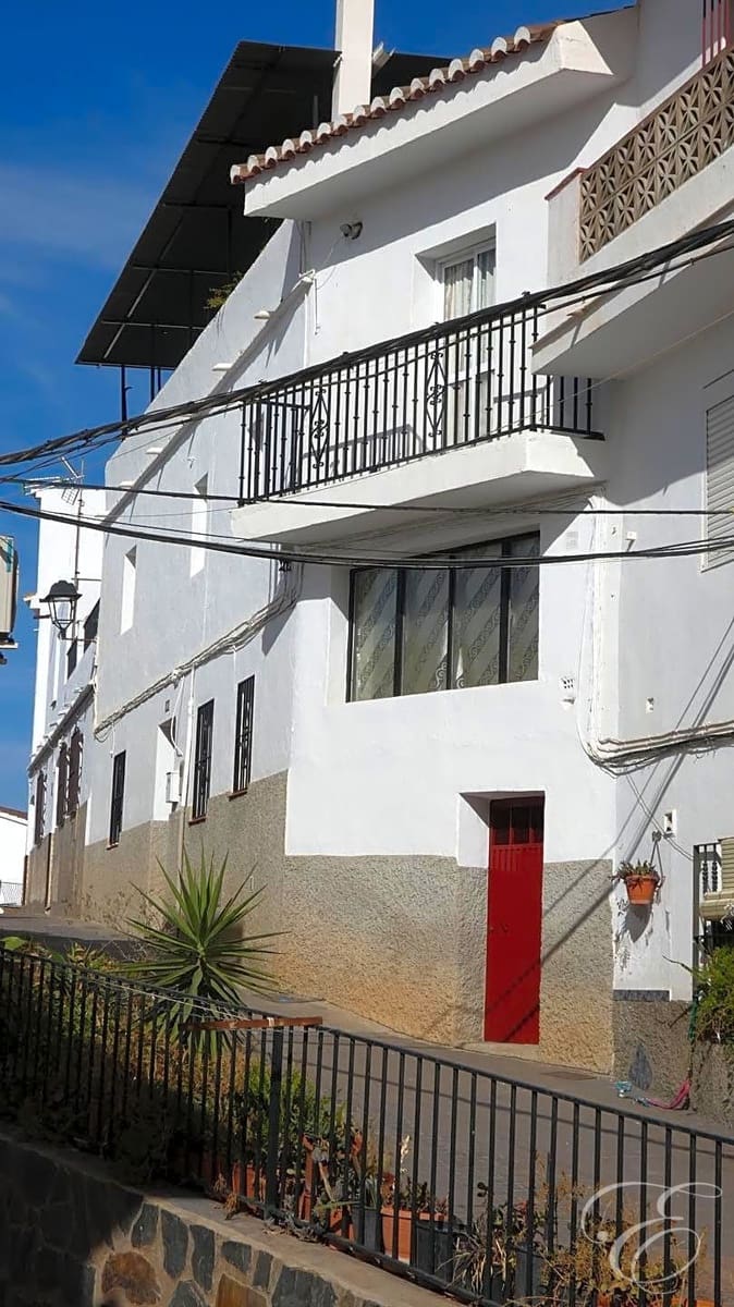 5 soveværelse Villa til salg i Competa med garage - € 148.500 (Ref: 7225273)