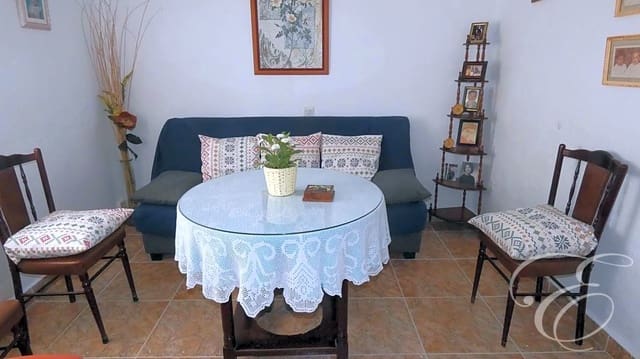 5 soveværelse Villa til salg i Cómpeta med garage - € 148.500 (Ref: 7225273)