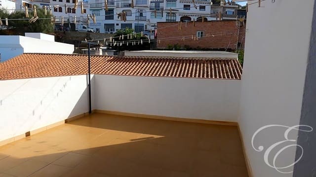 Chalet de 3 habitaciones en Cómpeta en venta - 155.000 € (Ref: 7235453)