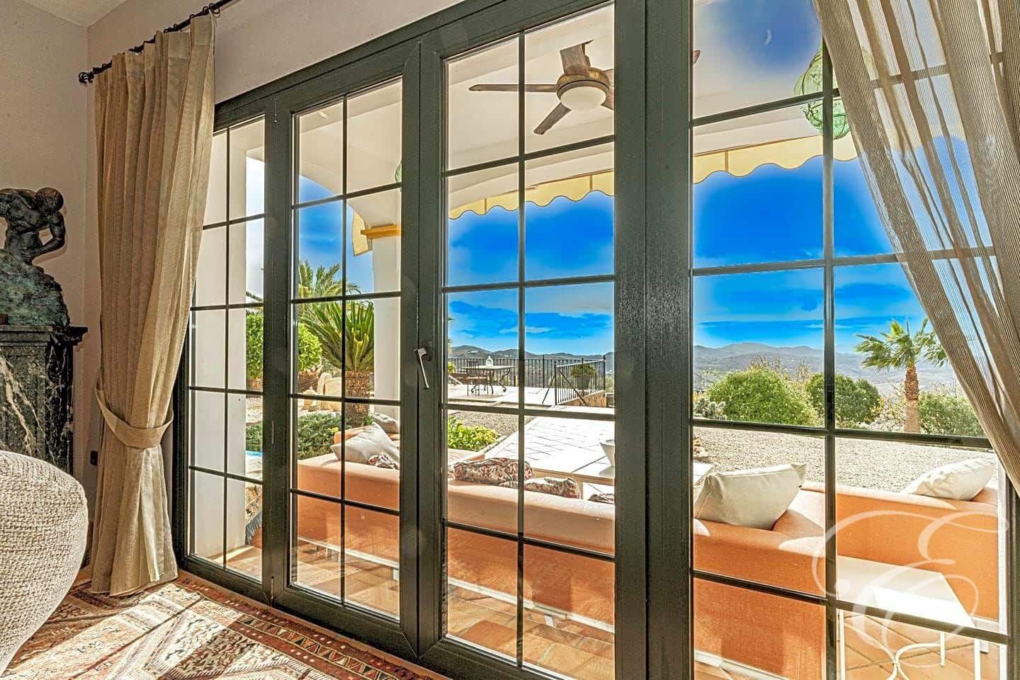 4 bedroom Villa for sale in Villanueva de la Concepcion with pool garage - € 1,690,000 (Ref: 7260201)