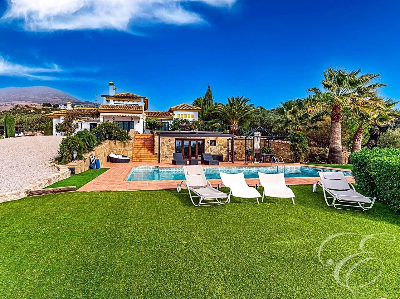 4 bedroom Villa for sale in Villanueva de la Concepcion with pool garage - € 1,690,000 (Ref: 7260201)