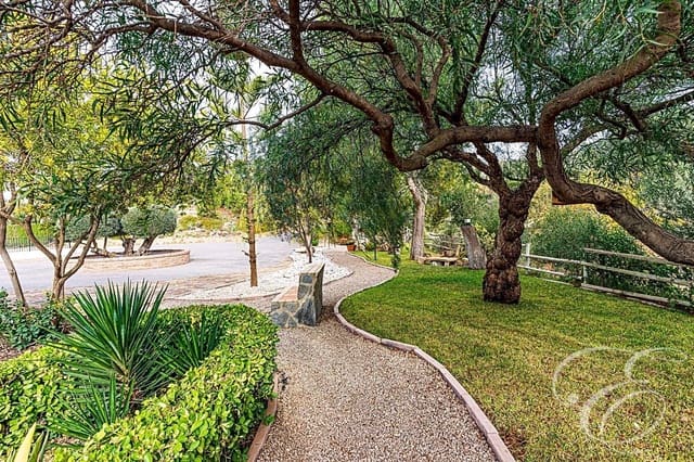 4 soverom Villa til salgs i Villanueva de la Concepcion med svømmebasseng garasje - € 1 690 000 (Ref: 7260201)