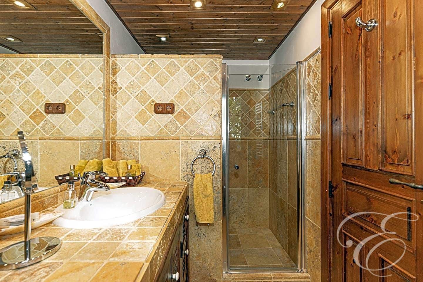 4 bedroom Villa for sale in Villanueva de la Concepcion with pool garage - € 1,690,000 (Ref: 7260201)