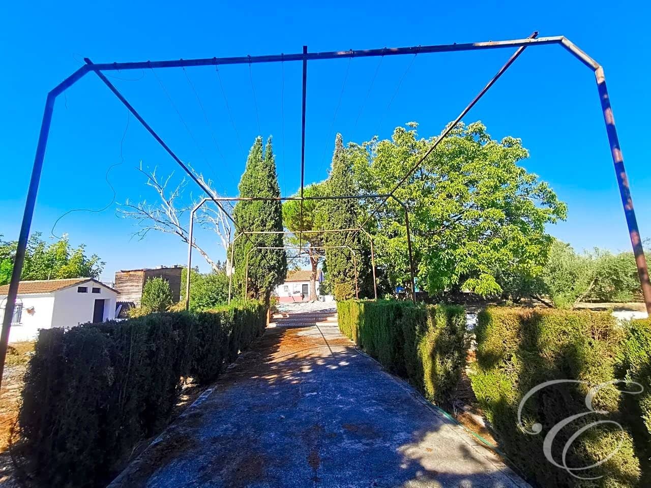 5 bedroom Finca/Country House for sale in Moraleda de Zafayona with pool - € 268,000 (Ref: 7371214)