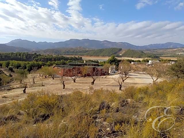 5 slaapkamer Finca/Landhuis te koop in Arenas del Rey met zwembad - € 390.000 (Ref: 7401667)