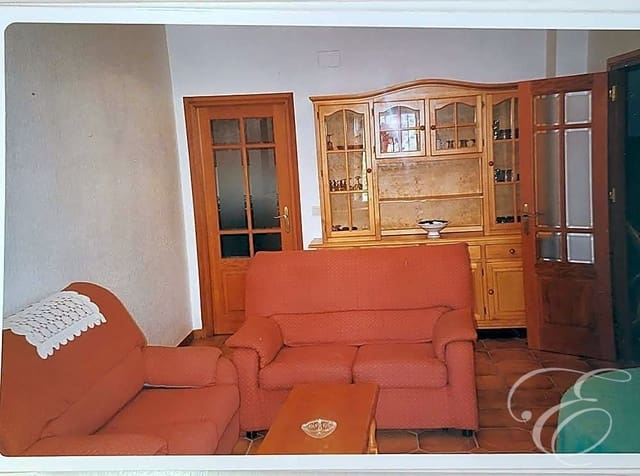 4 soveværelse Villa til salg i Carcabuey med swimmingpool garage - € 450.000 (Ref: 7433128)