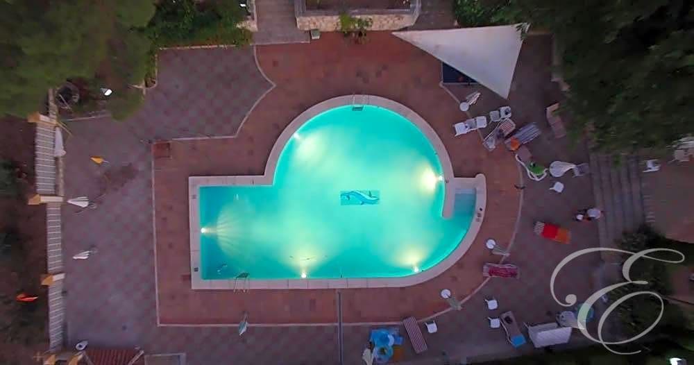 4 soveværelse Villa til salg i Carcabuey med swimmingpool garage - € 450.000 (Ref: 7433128)