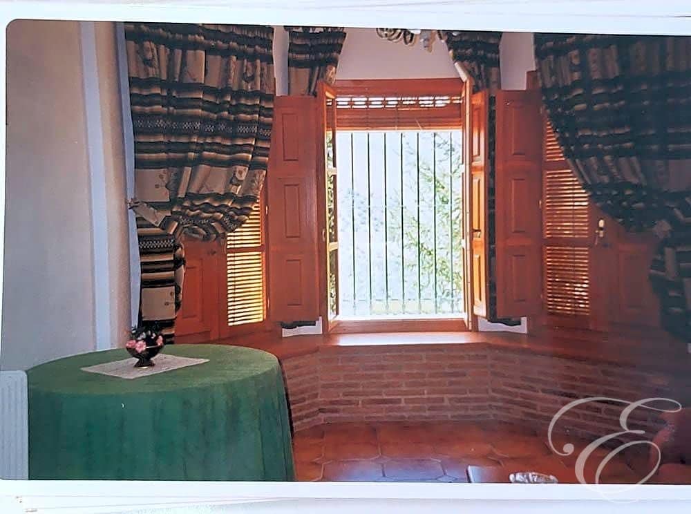 4 soveværelse Villa til salg i Carcabuey med swimmingpool garage - € 450.000 (Ref: 7433128)