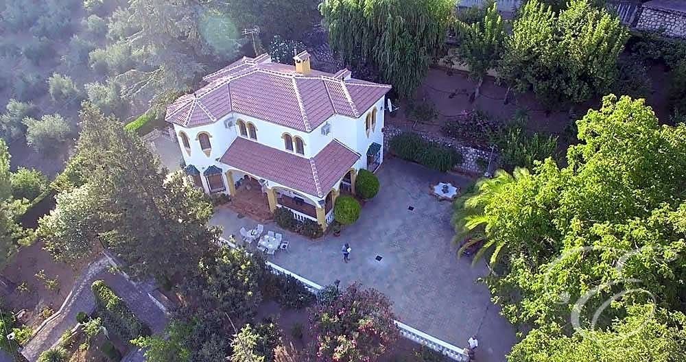 4 soveværelse Villa til salg i Carcabuey med swimmingpool garage - € 450.000 (Ref: 7433128)