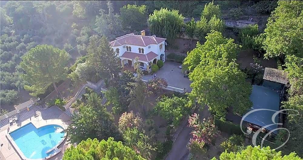 4 soveværelse Villa til salg i Carcabuey med swimmingpool garage - € 450.000 (Ref: 7433128)