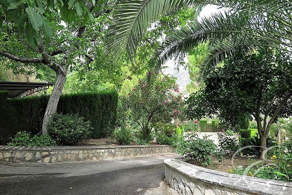 4 soveværelse Villa til salg i Carcabuey med swimmingpool garage - € 450.000 (Ref: 7433128)