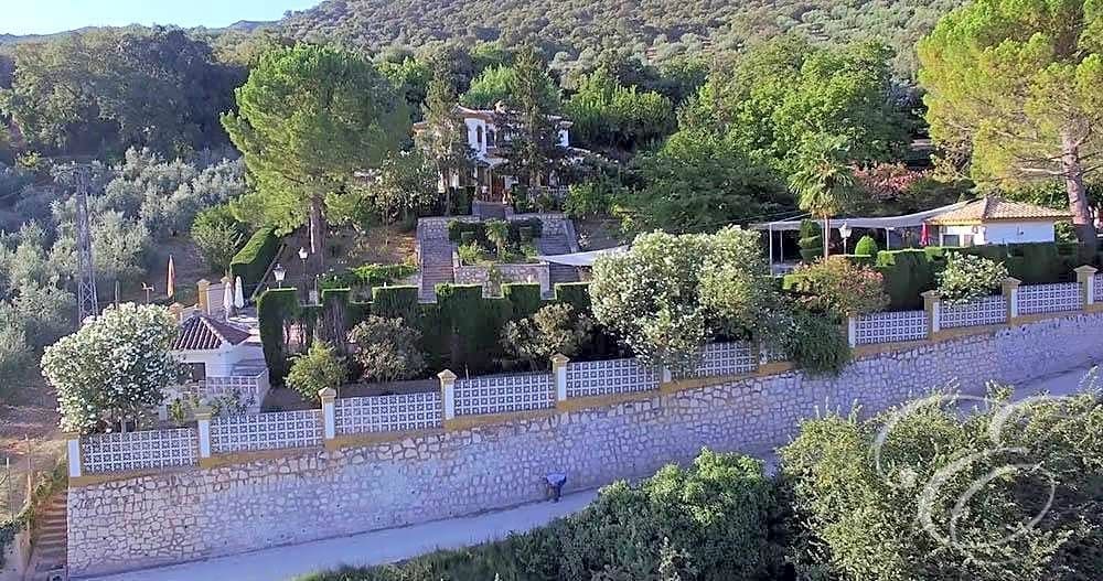 4 soveværelse Villa til salg i Carcabuey med swimmingpool garage - € 450.000 (Ref: 7433128)