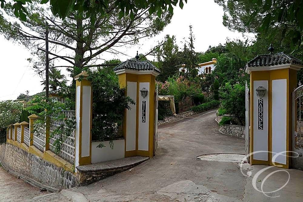 4 soveværelse Villa til salg i Carcabuey med swimmingpool garage - € 450.000 (Ref: 7433128)