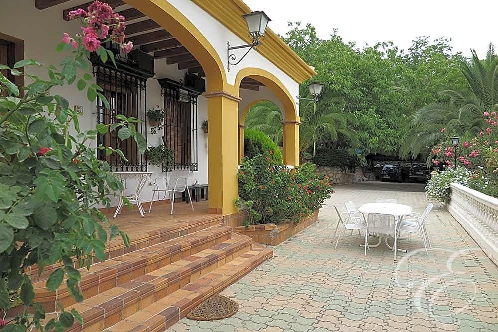 4 soveværelse Villa til salg i Carcabuey med swimmingpool garage - € 450.000 (Ref: 7433128)