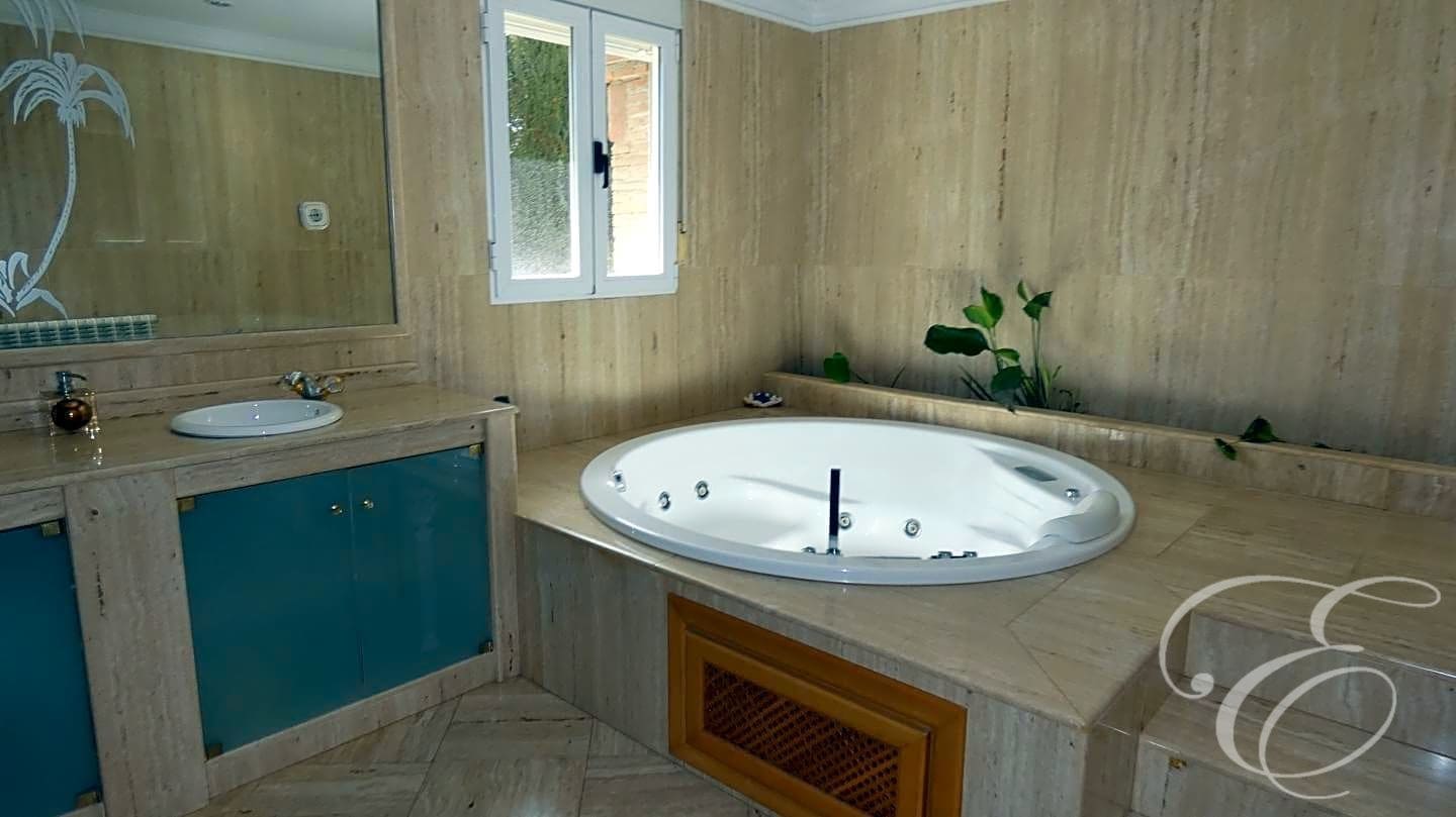 7 soveværelse Villa til salg i Padul med swimmingpool garage - € 350.000 (Ref: 7461299)