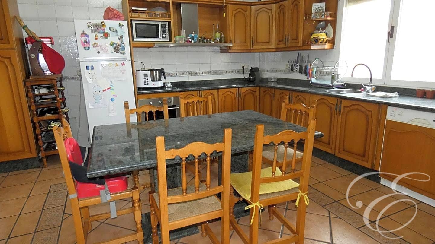 7 soveværelse Villa til salg i Padul med swimmingpool garage - € 350.000 (Ref: 7461299)