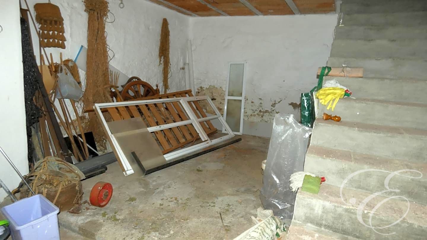 8 soveværelse Villa til salg i Colmenar med garage - € 188.700 (Ref: 7537312)