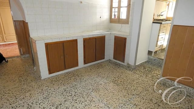 8 soveværelse Villa til salg i Colmenar med garage - € 188.700 (Ref: 7537312)