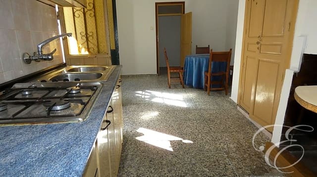 8 soveværelse Villa til salg i Colmenar med garage - € 188.700 (Ref: 7537312)