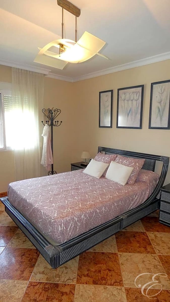 3 soverom Villa til salgs i Caleta de Velez med svømmebasseng garasje - € 380 000 (Ref: 7659704)