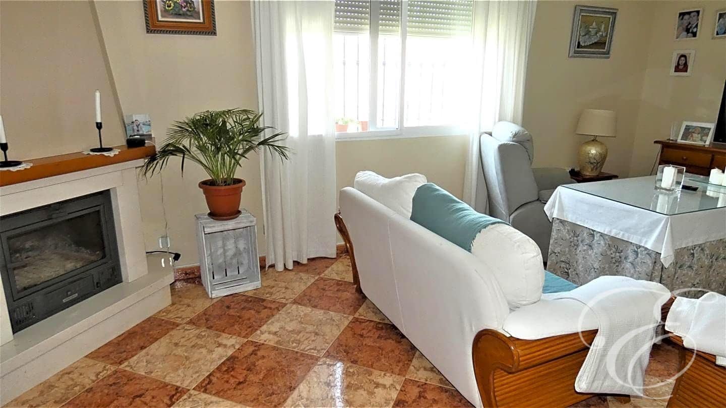 3 soverom Villa til salgs i Caleta de Velez med svømmebasseng garasje - € 380 000 (Ref: 7659704)