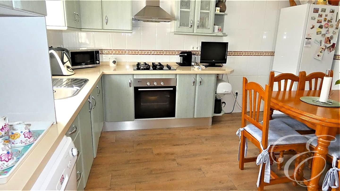 3 soverom Villa til salgs i Caleta de Velez med svømmebasseng garasje - € 380 000 (Ref: 7659704)